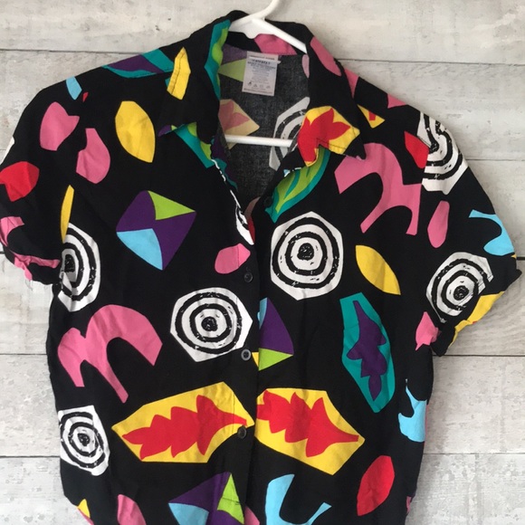 Stranger Things bold abstract design cropped short sleeve button down shirt - Picture 5 of 6